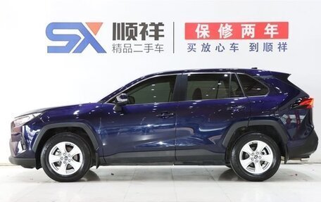 Toyota RAV4, 2023 год, 2 545 000 рублей, 13 фотография