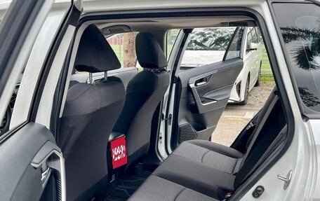 Toyota RAV4, 2022 год, 2 240 000 рублей, 11 фотография