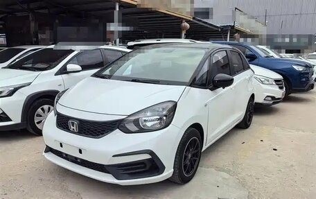 Honda Fit, 2021 год, 1 150 000 рублей, 2 фотография
