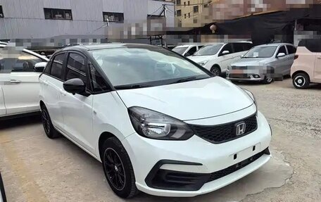 Honda Fit, 2021 год, 1 150 000 рублей, 3 фотография