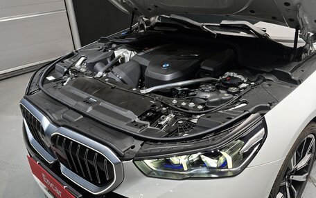 BMW 5 серия, 2024 год, 6 880 000 рублей, 6 фотография