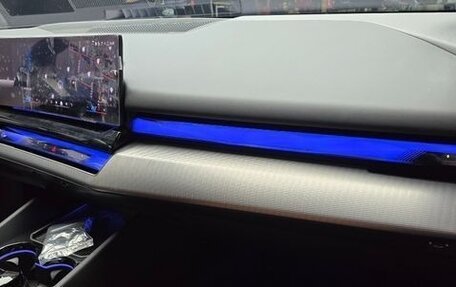 BMW 5 серия, 2024 год, 6 880 000 рублей, 15 фотография