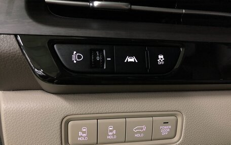 KIA Carnival, 2022 год, 2 750 000 рублей, 17 фотография