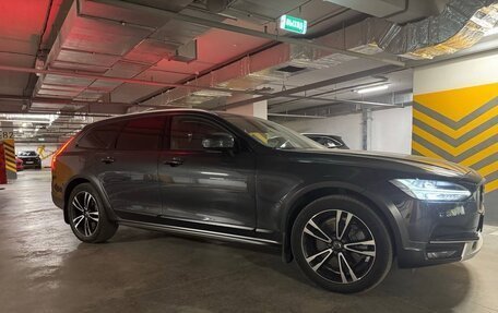 Volvo V90 Cross Country I рестайлинг, 2017 год, 3 000 000 рублей, 14 фотография