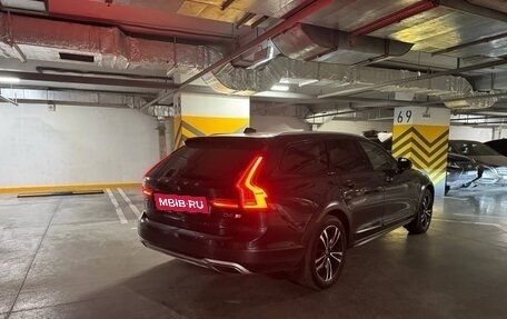 Volvo V90 Cross Country I рестайлинг, 2017 год, 3 000 000 рублей, 13 фотография