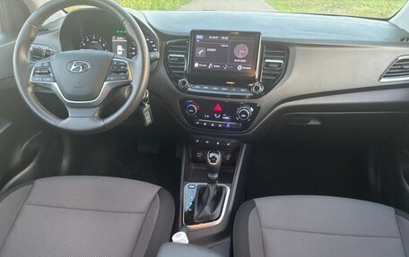 Hyundai Solaris II рестайлинг, 2021 год, 1 690 000 рублей, 11 фотография