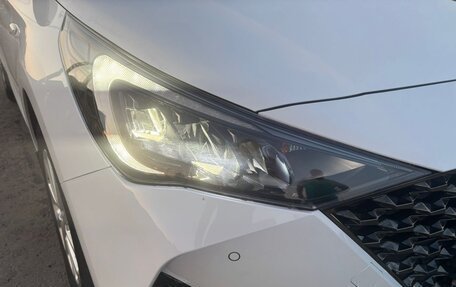 Hyundai Solaris II рестайлинг, 2021 год, 1 690 000 рублей, 10 фотография