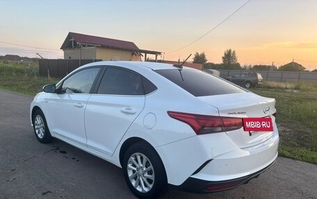 Hyundai Solaris II рестайлинг, 2021 год, 1 690 000 рублей, 3 фотография