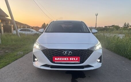 Hyundai Solaris II рестайлинг, 2021 год, 1 690 000 рублей, 9 фотография