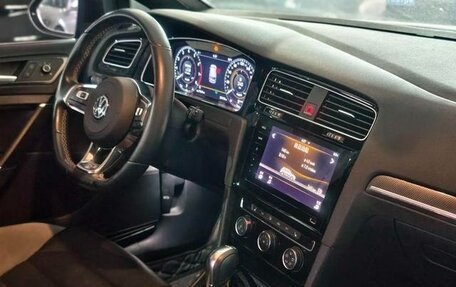 Volkswagen Golf VII, 2020 год, 1 400 000 рублей, 6 фотография