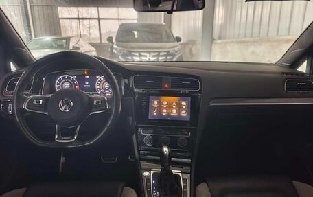 Volkswagen Golf VII, 2020 год, 1 400 000 рублей, 7 фотография