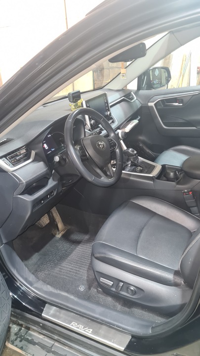Toyota RAV4 XA50, 2021 год, 3 600 000 рублей, 6 фотография