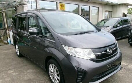 Honda Stepwgn IV, 2018 год, 1 370 000 рублей, 2 фотография