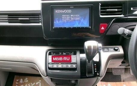 Honda Stepwgn IV, 2018 год, 1 370 000 рублей, 17 фотография