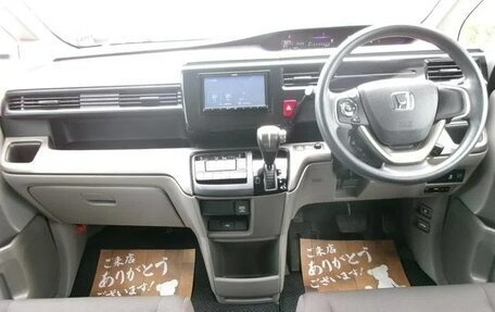 Honda Stepwgn IV, 2018 год, 1 370 000 рублей, 25 фотография