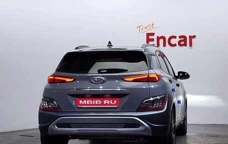Hyundai Kona I, 2022 год, 1 312 000 рублей, 4 фотография