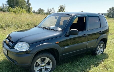 Chevrolet Niva I рестайлинг, 2010 год, 520 000 рублей, 4 фотография
