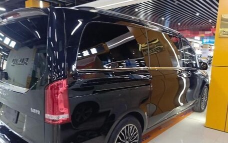 Mercedes-Benz V-Класс, 2021 год, 5 000 000 рублей, 3 фотография