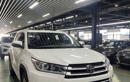 Toyota Highlander III, 2021 год, 2 718 030 рублей, 2 фотография