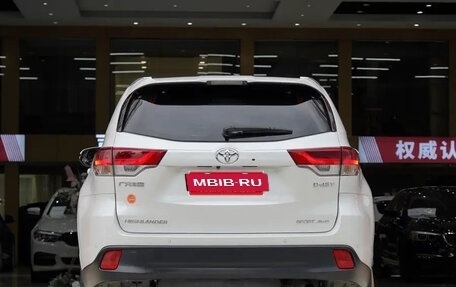 Toyota Highlander III, 2021 год, 2 861 027 рублей, 3 фотография