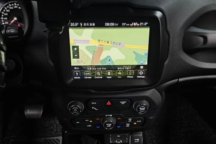 Jeep Renegade I рестайлинг, 2022 год, 2 800 000 рублей, 11 фотография