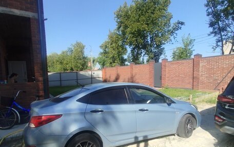Hyundai Solaris II рестайлинг, 2013 год, 800 000 рублей, 3 фотография