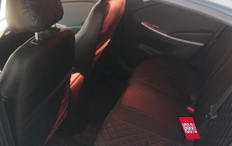 Hyundai Solaris II рестайлинг, 2013 год, 800 000 рублей, 4 фотография