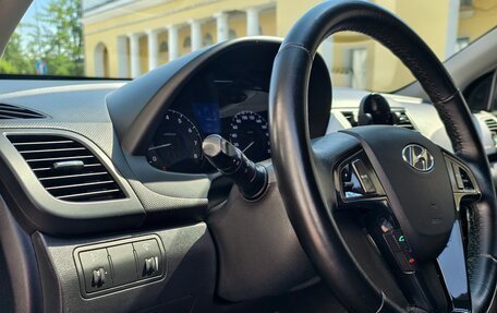 Hyundai Solaris II рестайлинг, 2011 год, 860 000 рублей, 10 фотография