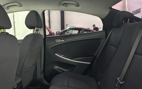 Hyundai Solaris II рестайлинг, 2011 год, 860 000 рублей, 20 фотография