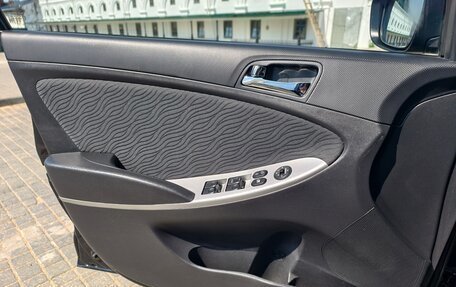 Hyundai Solaris II рестайлинг, 2011 год, 860 000 рублей, 27 фотография