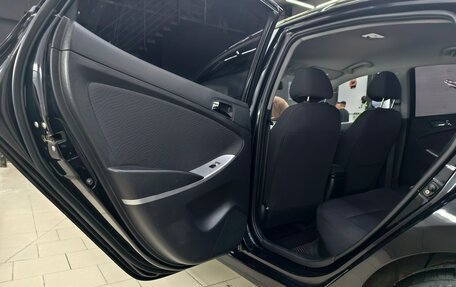 Hyundai Solaris II рестайлинг, 2011 год, 860 000 рублей, 29 фотография