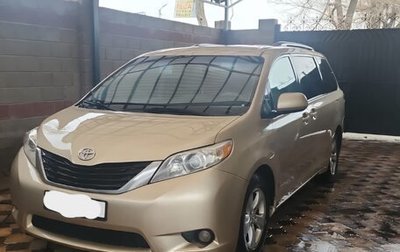 Toyota Sienna III, 2010 год, 1 600 000 рублей, 1 фотография