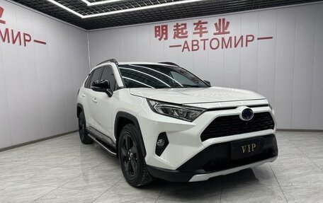 Toyota RAV4, 2022 год, 2 850 000 рублей, 2 фотография