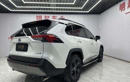 Toyota RAV4, 2022 год, 2 850 000 рублей, 4 фотография