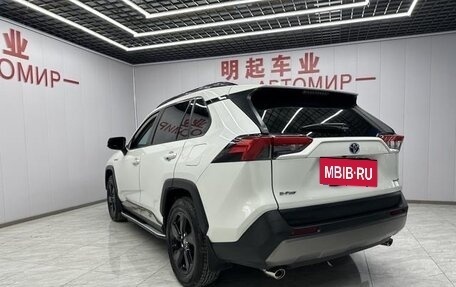Toyota RAV4, 2022 год, 2 850 000 рублей, 5 фотография