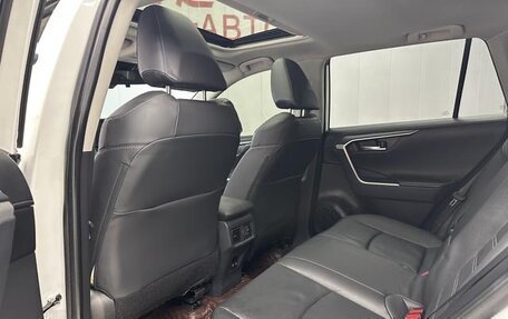 Toyota RAV4, 2022 год, 2 850 000 рублей, 13 фотография