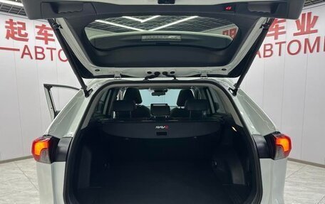Toyota RAV4, 2022 год, 2 850 000 рублей, 7 фотография