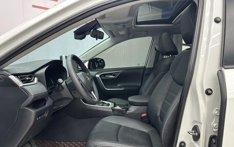Toyota RAV4, 2022 год, 2 850 000 рублей, 10 фотография