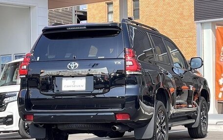 Toyota Land Cruiser Prado 150 рестайлинг 2, 2022 год, 6 500 334 рублей, 6 фотография