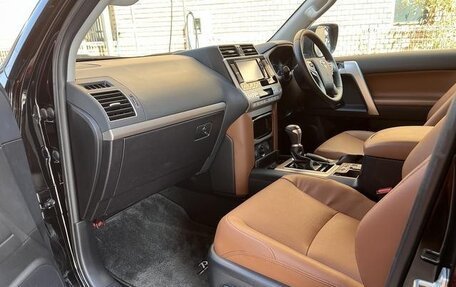 Toyota Land Cruiser Prado 150 рестайлинг 2, 2022 год, 6 500 334 рублей, 18 фотография