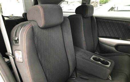 Honda Stream II, 2014 год, 1 067 000 рублей, 13 фотография