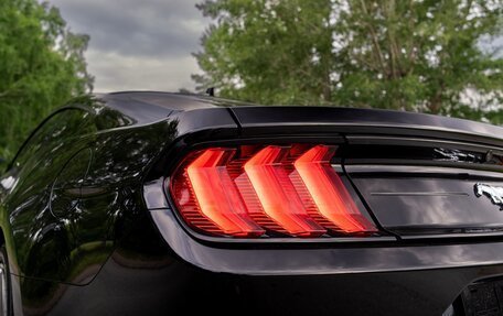 Ford Mustang VI рестайлинг, 2022 год, 4 280 000 рублей, 8 фотография