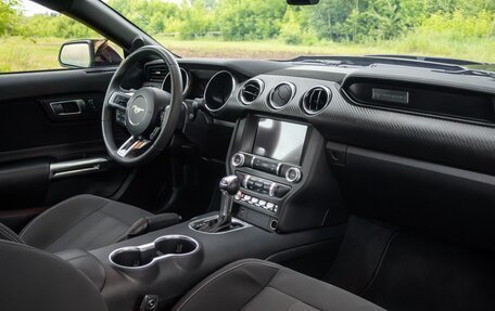 Ford Mustang VI рестайлинг, 2022 год, 4 280 000 рублей, 16 фотография