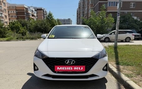 Hyundai Solaris II рестайлинг, 2021 год, 1 729 000 рублей, 2 фотография