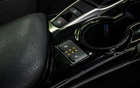 Toyota Camry, 2019 год, 2 840 000 рублей, 21 фотография