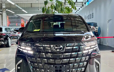 Toyota Alphard, 2024 год, 11 253 123 рублей, 2 фотография