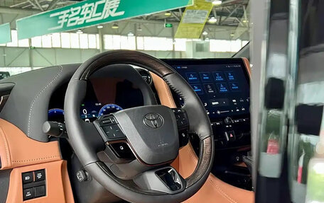 Toyota Alphard, 2024 год, 11 253 123 рублей, 8 фотография