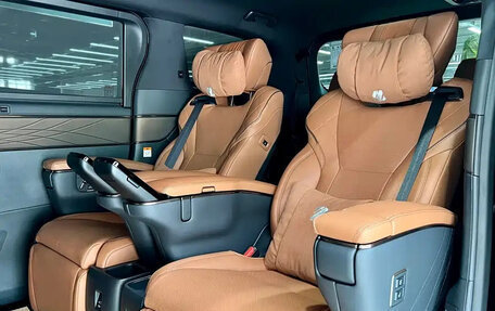 Toyota Alphard, 2024 год, 11 253 123 рублей, 18 фотография
