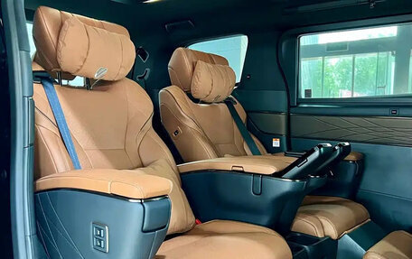 Toyota Alphard, 2024 год, 11 253 123 рублей, 22 фотография
