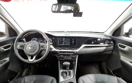 KIA Niro I, 2021 год, 1 590 000 рублей, 6 фотография